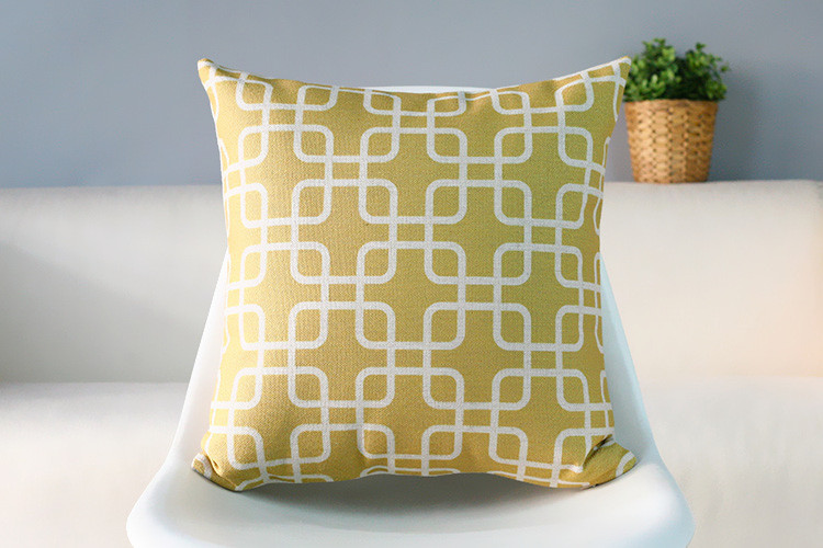 Decorative High Quality Cotton / Linen Blend Cushion Gold Pattern